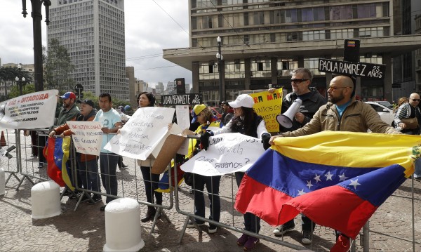 ЕС създава група за контакт заради Венецуела – Каракас освободи задържаните европейски журналисти