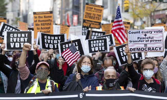 Демонстрации, протести и арести в САЩ след изборите