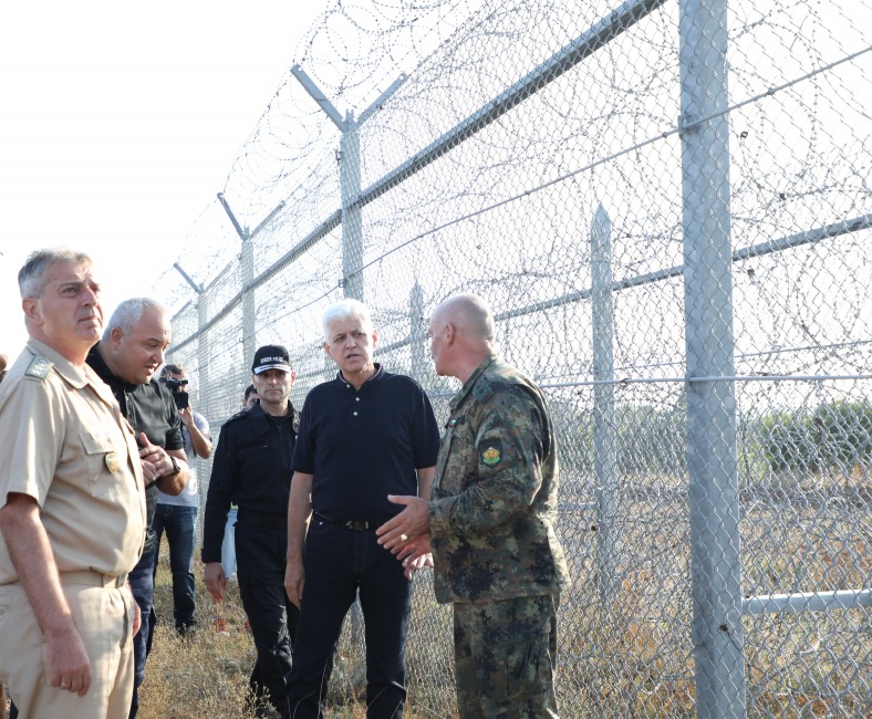 Около 350 военнослужещи участват в охраната на българо-турската граница, очаква се да бъдат подкрепени от 40 военни полицаи