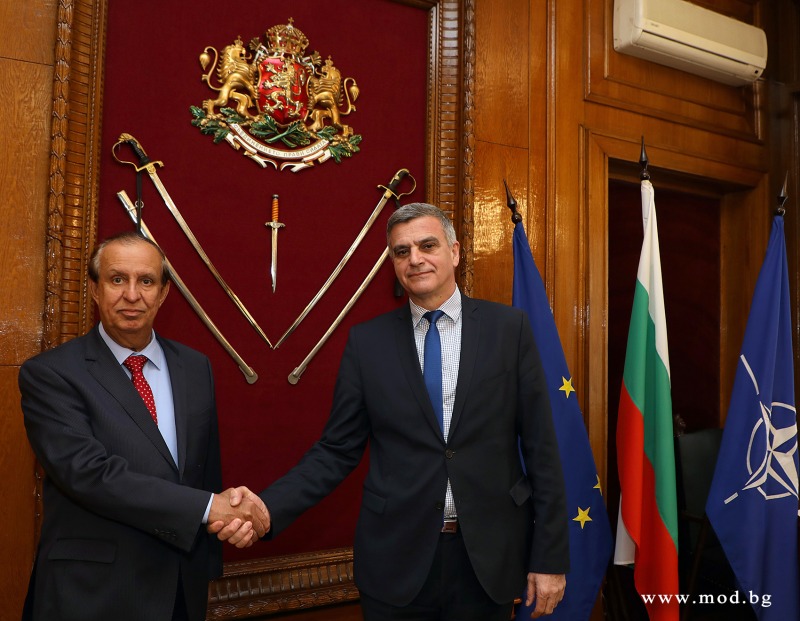 Министърът на отбраната Стефан Янев се срещна с извънредния и пълномощен посланик на ОАЕ в София