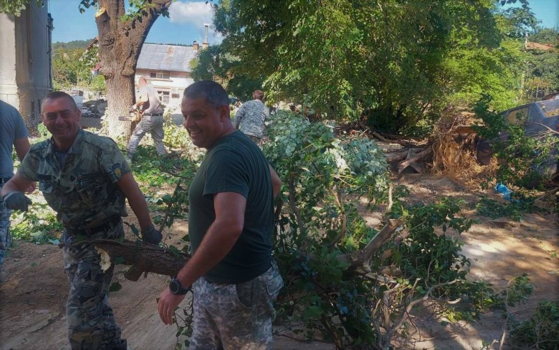 Шести ден Българската армия в помощ на населението при преодоляване на последиците от бедствието в Карловско