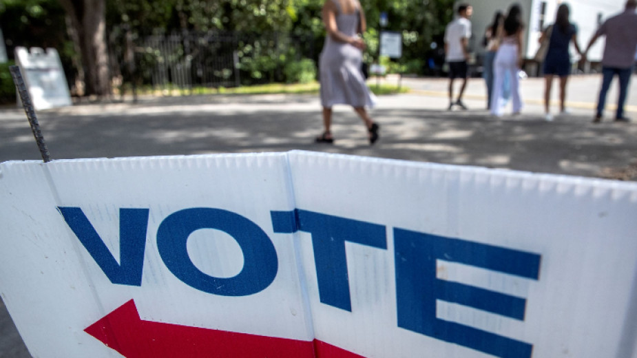 Първите секции за гласуване в междинните избори в САЩ отвориха врати
