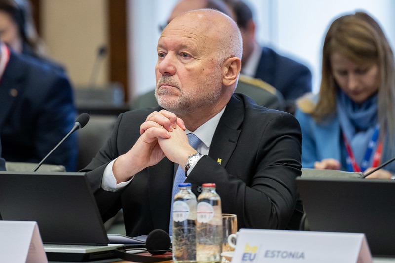 Министърът на отбраната Тодор Тагарев: Европейската стратегия за отбранителна индустрия следва да очертае ефективни мерки за повишаване на производството на отбранителни продукти, насърчаване на иновациите и конкурентоспособността на отбранителния сектор - armymedia.bg Министърът на отбраната Тодор Тагарев: Европейската стратегия за отбранителна индустрия следва да очертае ефективни мерки за повишаване на производството на отбранителни продукти, насърчаване на иновациите и конкурентоспособността на отбранителния сектор