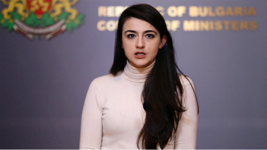 Лена Бориславова: Управляващите потвърждават, че темата за РСМ ще мине задължително през парламента