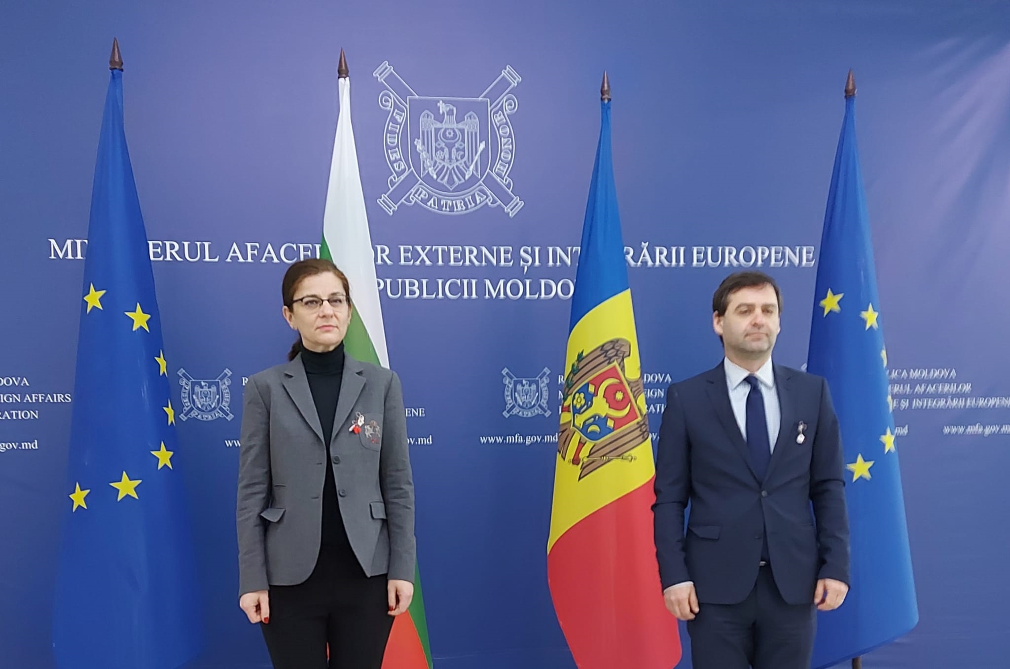 Министър Генчовска: България може да помогне на Молдова в бежанската криза