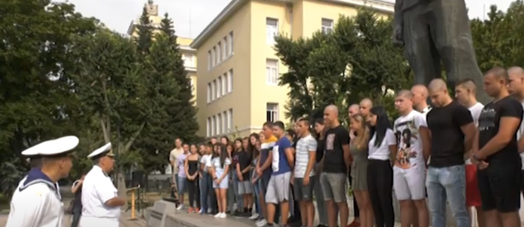 Новоприети курсанти посрещна Висшето военноморско училище „Н. Й. Вапцаров“
