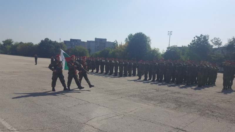139 войници получиха удостоверения за завършен курс по начална военна подготовка