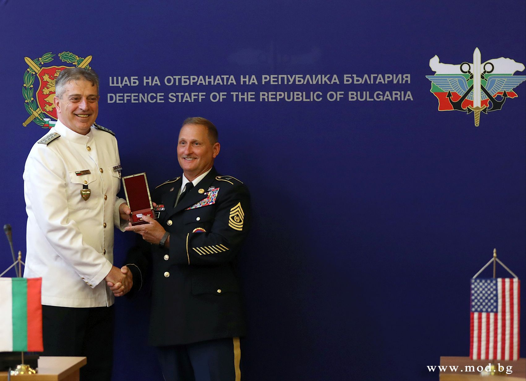 Главен сержант Майкъл Джентри с престижно българско отличие
