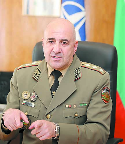 Генерал-лейтенант Димитър Илиев: По-пълна интеграция  в НАТО означава по-силна Българска армия