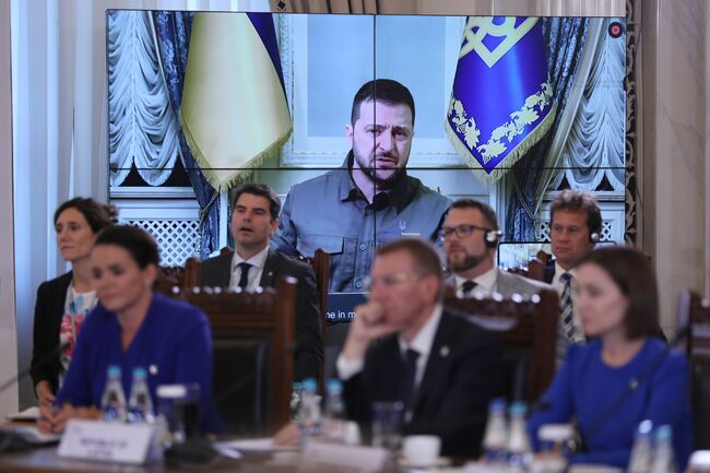 Володимир Зеленски призова за прекратяване на всякакви ограничения върху доставките на украинско зърно - armymedia.bg Володимир Зеленски призова за прекратяване на всякакви ограничения върху доставките на украинско зърно