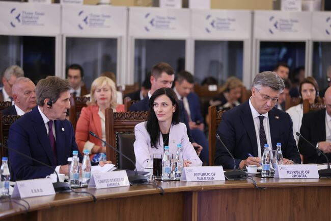 https://www.facebook.com/mariya.gabriel.eu/posts/841656157315508?ref=embed_post - armymedia.bg https://www.facebook.com/mariya.gabriel.eu/posts/841656157315508?ref=embed_post