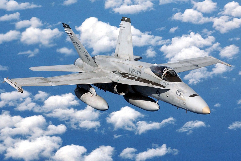Изтребител F/A-18F Super Hornet се е разбил в САЩ