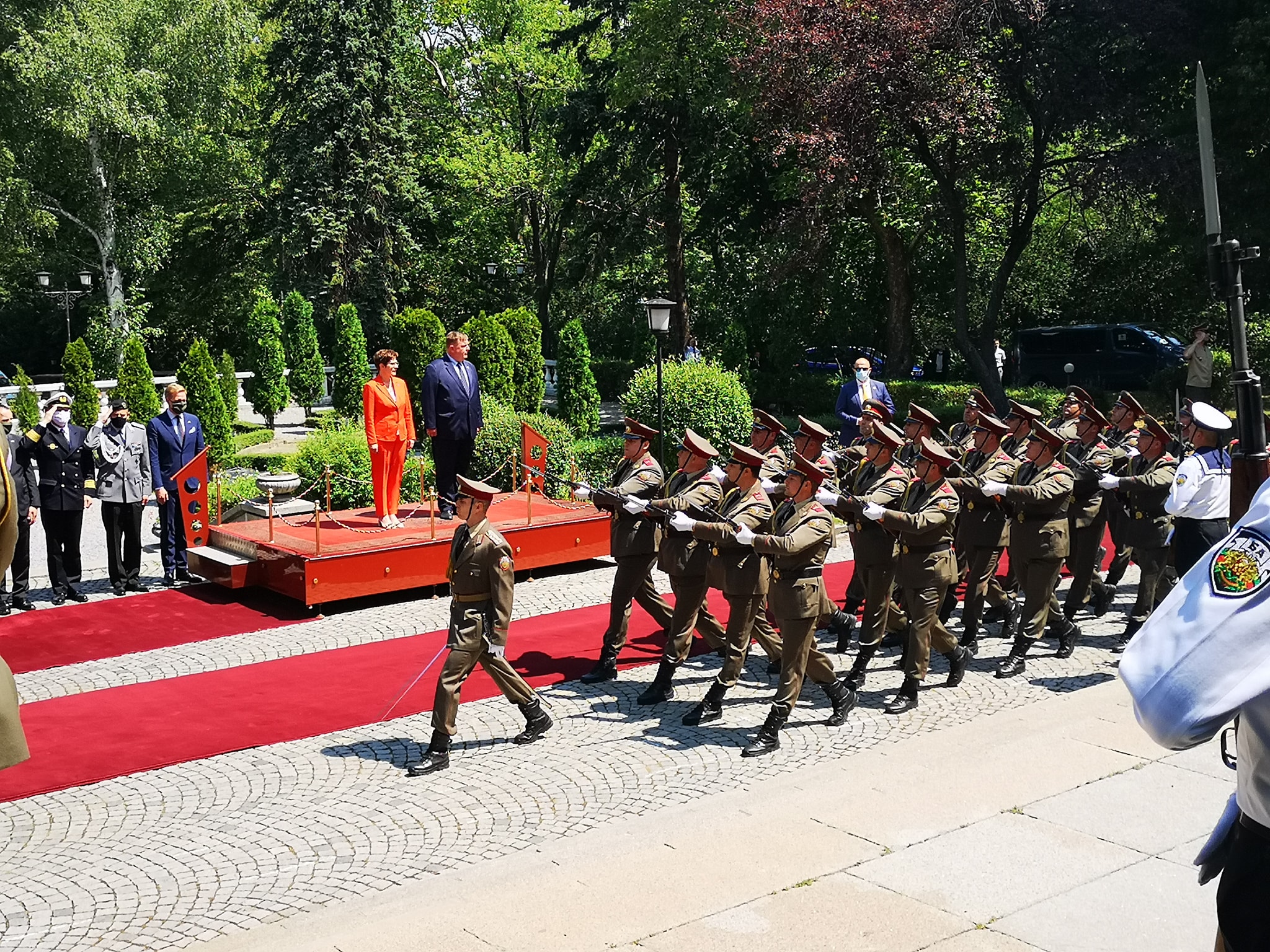 Министърът на отбраната на Федерална република Германия Анегрет Крамп-Каренбауер e на работно посещение в България
