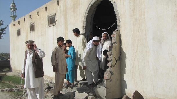Най-малко 21 убити и 33-ма ранени при експлозия в джамия в Кабул