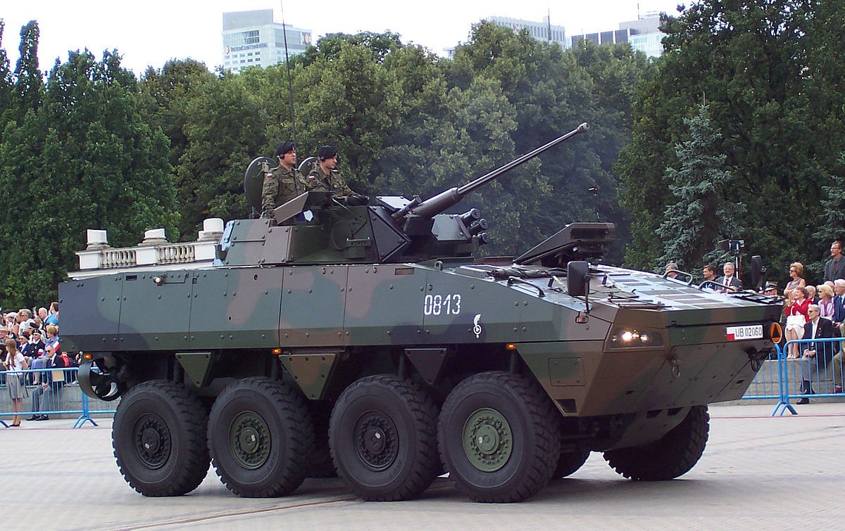Украйна поръча от Полша сто многоцелеви блиндирани военни машини „Росомак“