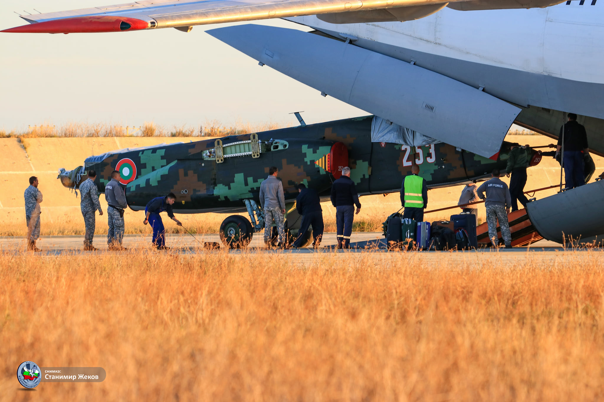 Още един ремонтиран и модернизиран Су-25 е доставен в авиобаза Безмер