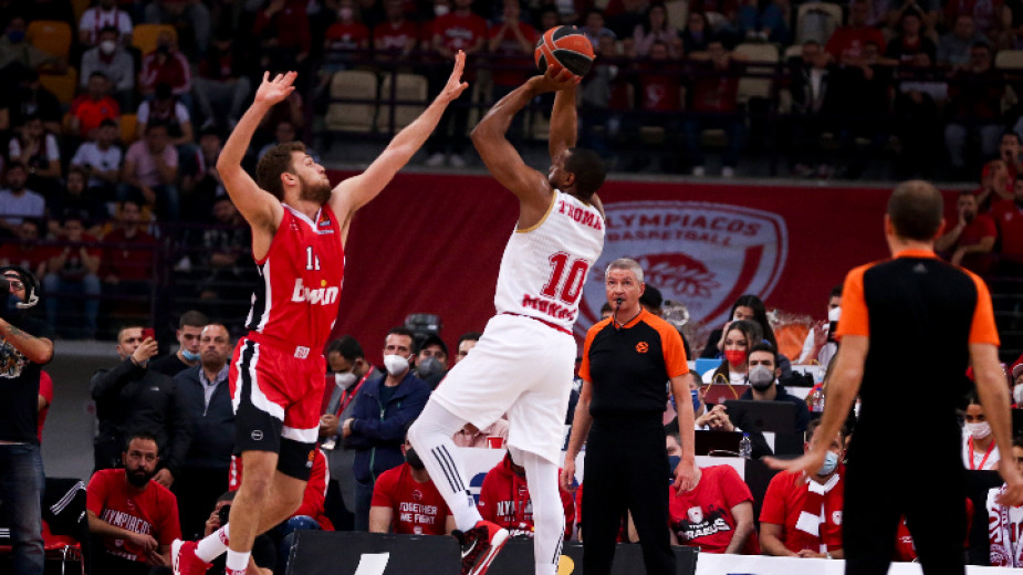 Александър Везенков ще играе с Олимпиакос на финалната четворка на баскетболната Евролига