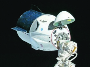 Март 2019 г. Първото автоматично скачване на ''Кру Драгън'' с МКС при безпилотния пробен полет ''Демо-1''