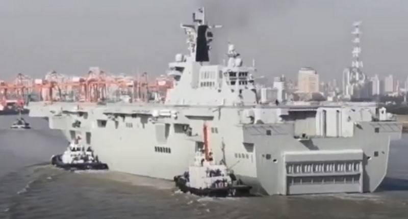 Китайските военноморски сили получиха втори хеликоптероносач тип 075