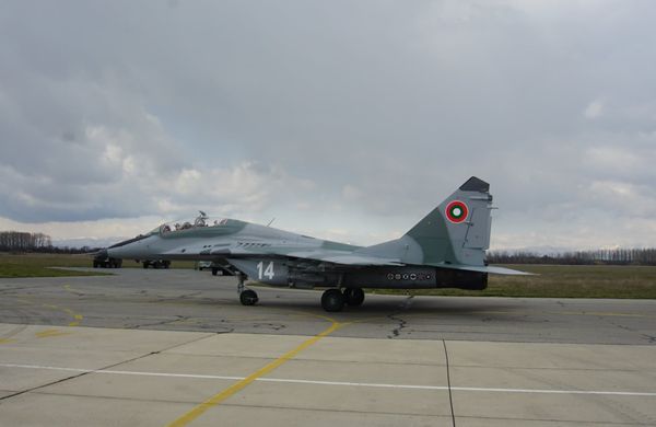 Успешни изпитания на самолет МиГ-29 в авиобаза Граф Игнатиево