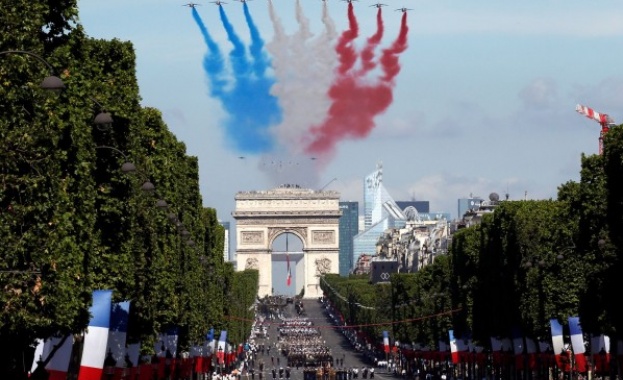 Франция посреща националния си празник