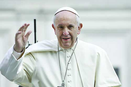 Папата заклейми войните на традиционната си литургия във Ватикана