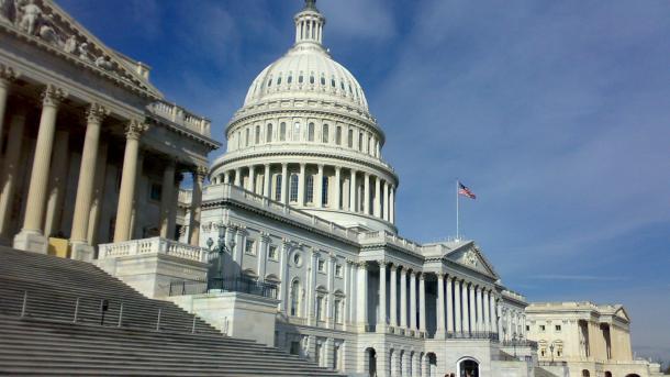 Камарата на представителите на американския Конгрес гласува за допълнително ограничаване на търговията с Русия след инвазията й в Украйна