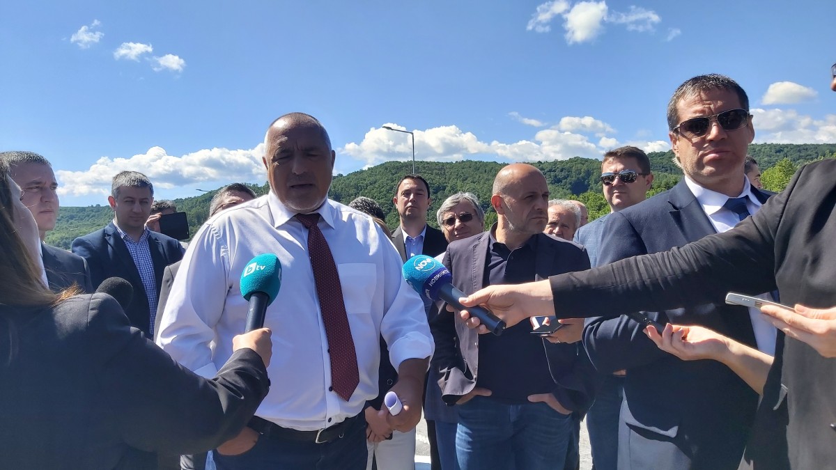 Премиерът Бойко Борисов на инспекция на пътя Мездра-Ботевград