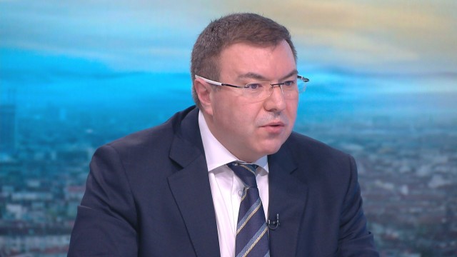 Костадин Ангелов подаде сигнали в МВР и ДАНС с искане за проверки на фирми, изнасяли лекарства