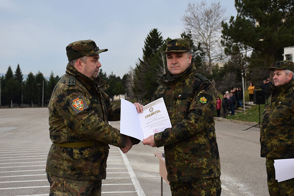 - armymedia.bg