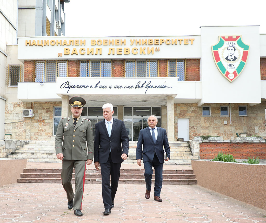 - armymedia.bg