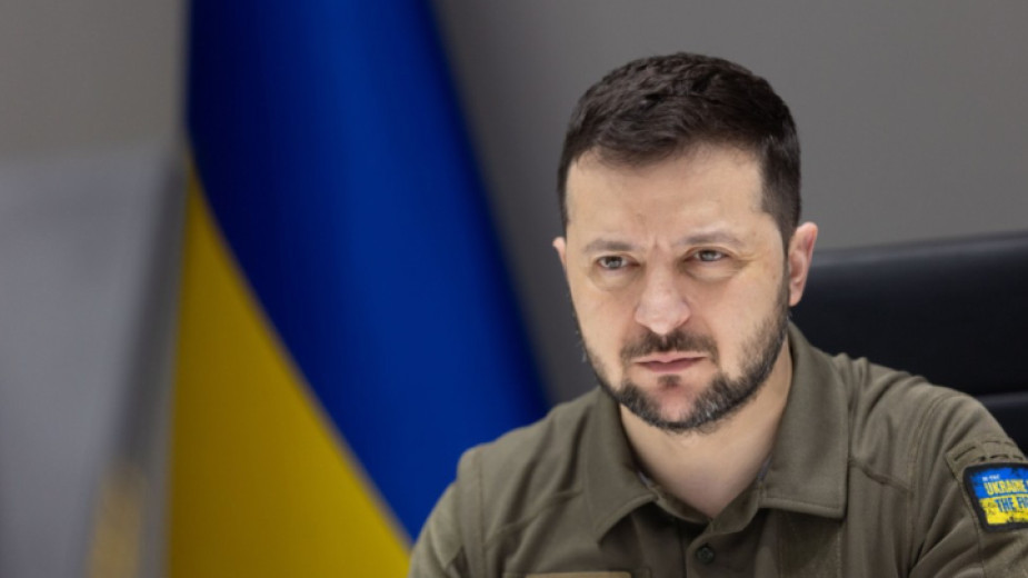 Зеленски заяви, че Украйна обмисля да смени няколко висши държавни служители и то не само в армията