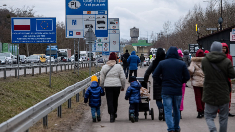 ЕК дава спешно 248 млн. евро на 5 страни заради бежанци от Украйна