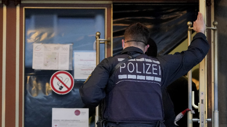 В Германия арестуваха 32-годишен ирански гражданин и помощника му по подозрение, че са подготвяли нападение с ислямистки подбуди