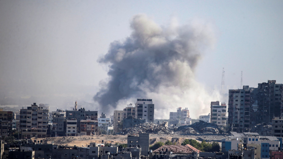 Израел продължава да обстрелва цели в Ивицата Газа, нанесени са удари по отряди на „Хамас“