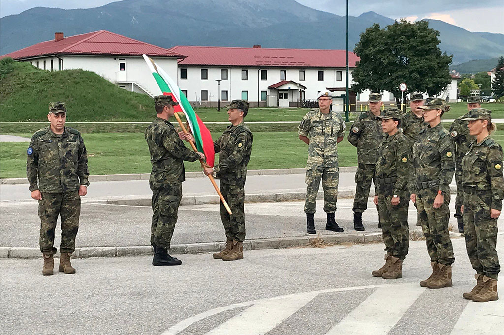Шумен тържествено посрещна военнослужещи от операция „Алтеа“ - armymedia.bg Шумен тържествено посрещна военнослужещи от операция „Алтеа“