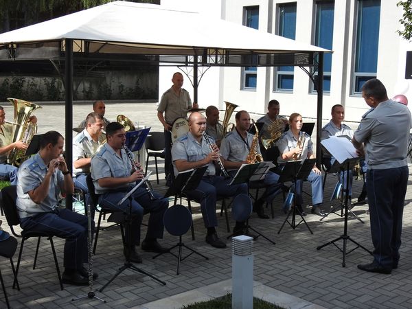 С Военния духов оркестър започна академичната година в Пловдив