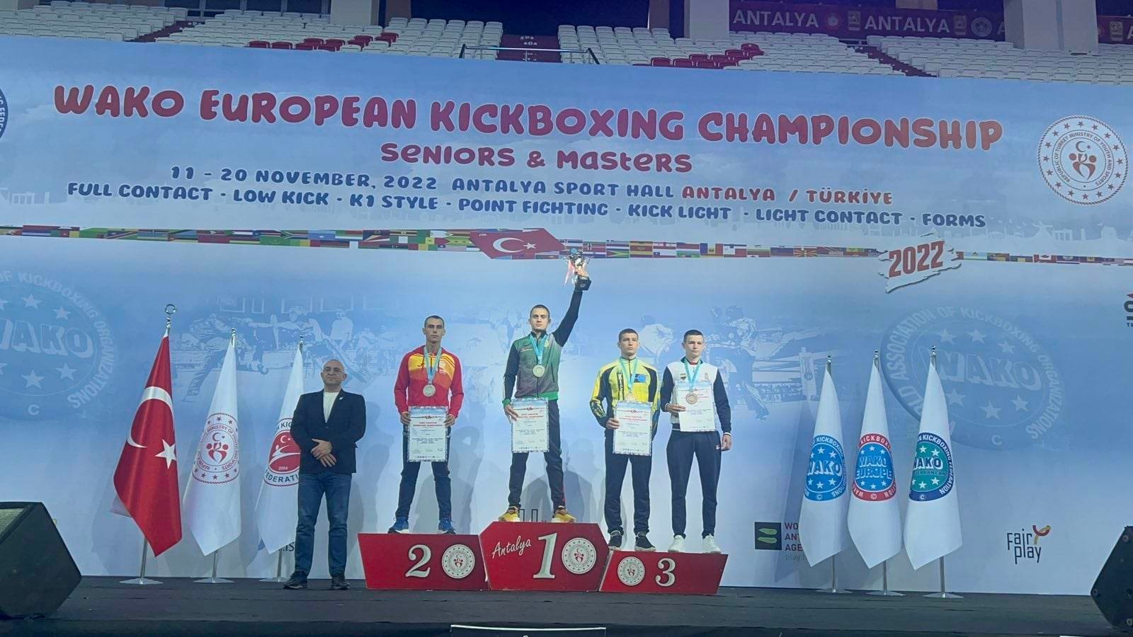 Три европейски титли за България в предпоследния ден на шампионата по кикбокс в Анталия