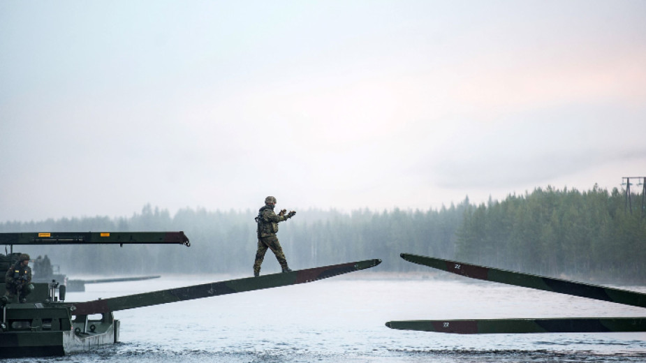 Норвегия повишава военната си готовност
