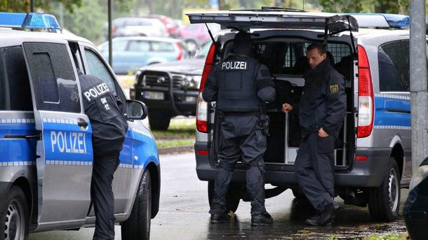 Двама души загинаха при стрелба в завода на Мерцедес – Бенц