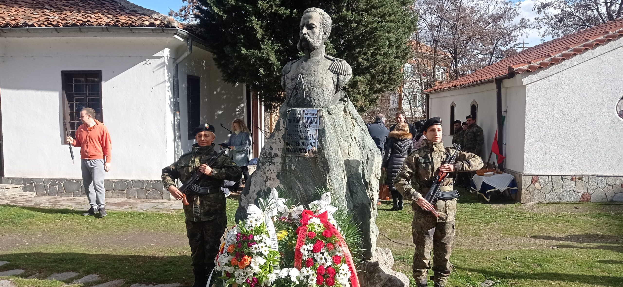 С участието на военнослужещи от 4-ти артилерийски полк Асеновград чества 145 години от Освобождението от османско владичество