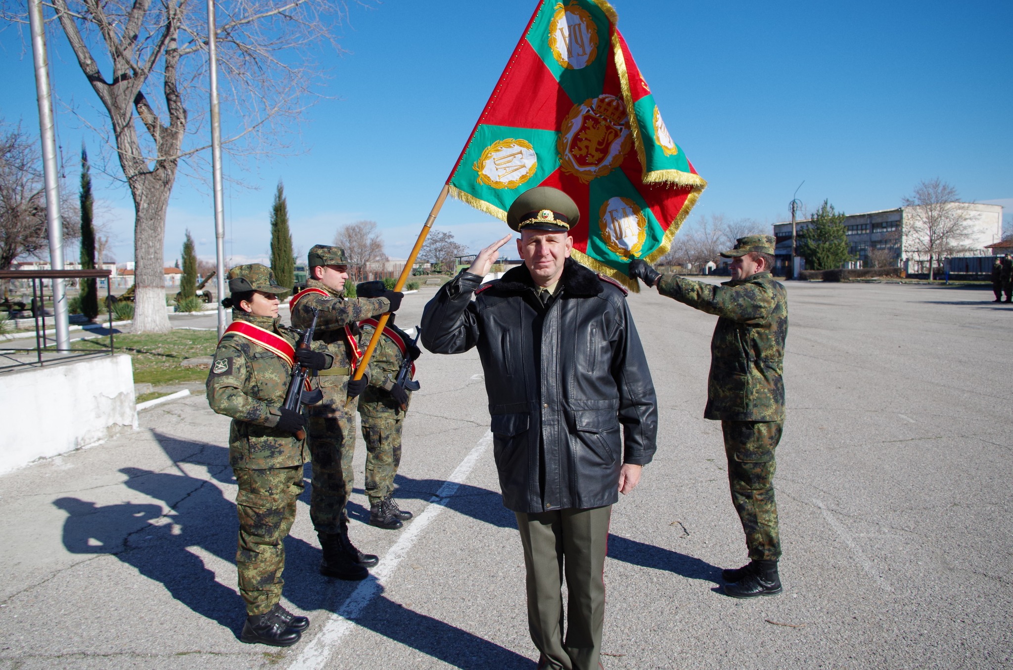 Провеждане на ритуали в Четвърти артилерийски полк – Асеновград по преминаване на военнослужещ в запаса, назначаване на военнослужещи на длъжност и повишаване във военно звание
