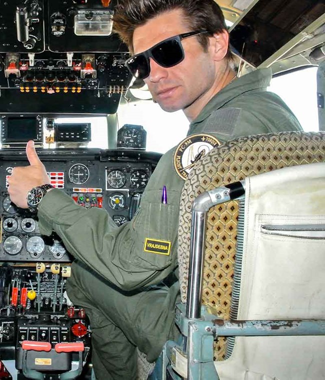 Подполковник Пламен Дончев е командир на екипажа на самолет C-27J “Spartan”, който излетя тази сутрин за Турция