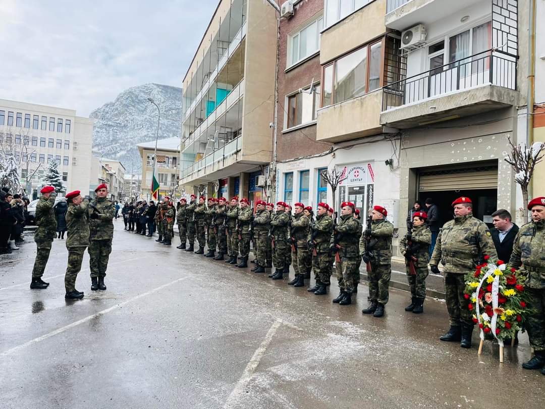 - armymedia.bg