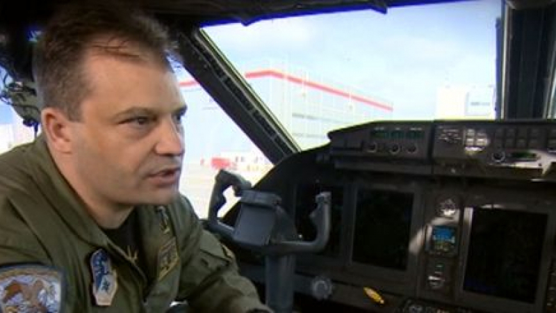 Подполковник Пламен Дончев е командир на екипажа на самолет C-27J “Spartan”, който излетя тази сутрин за Турция