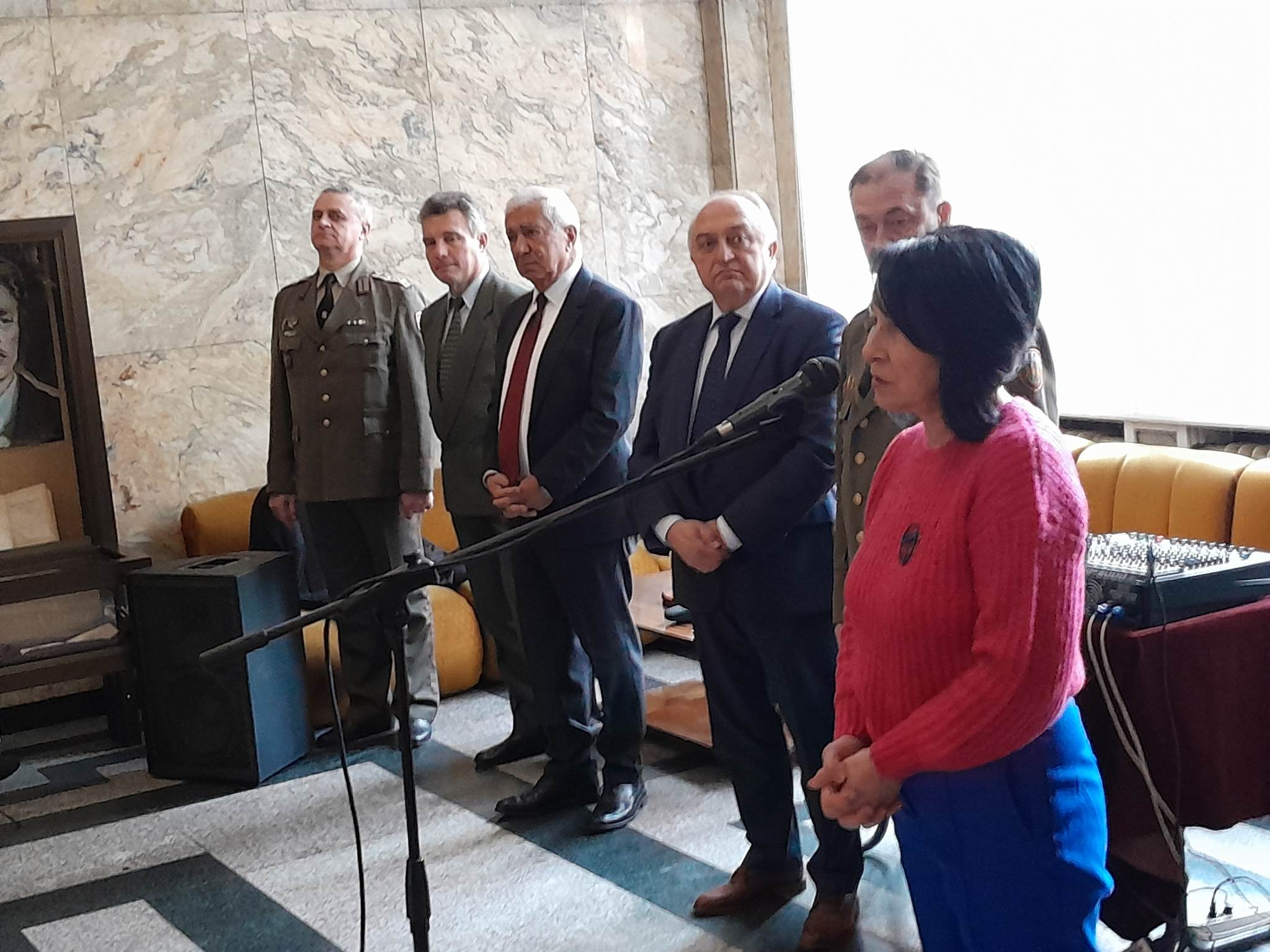 - armymedia.bg