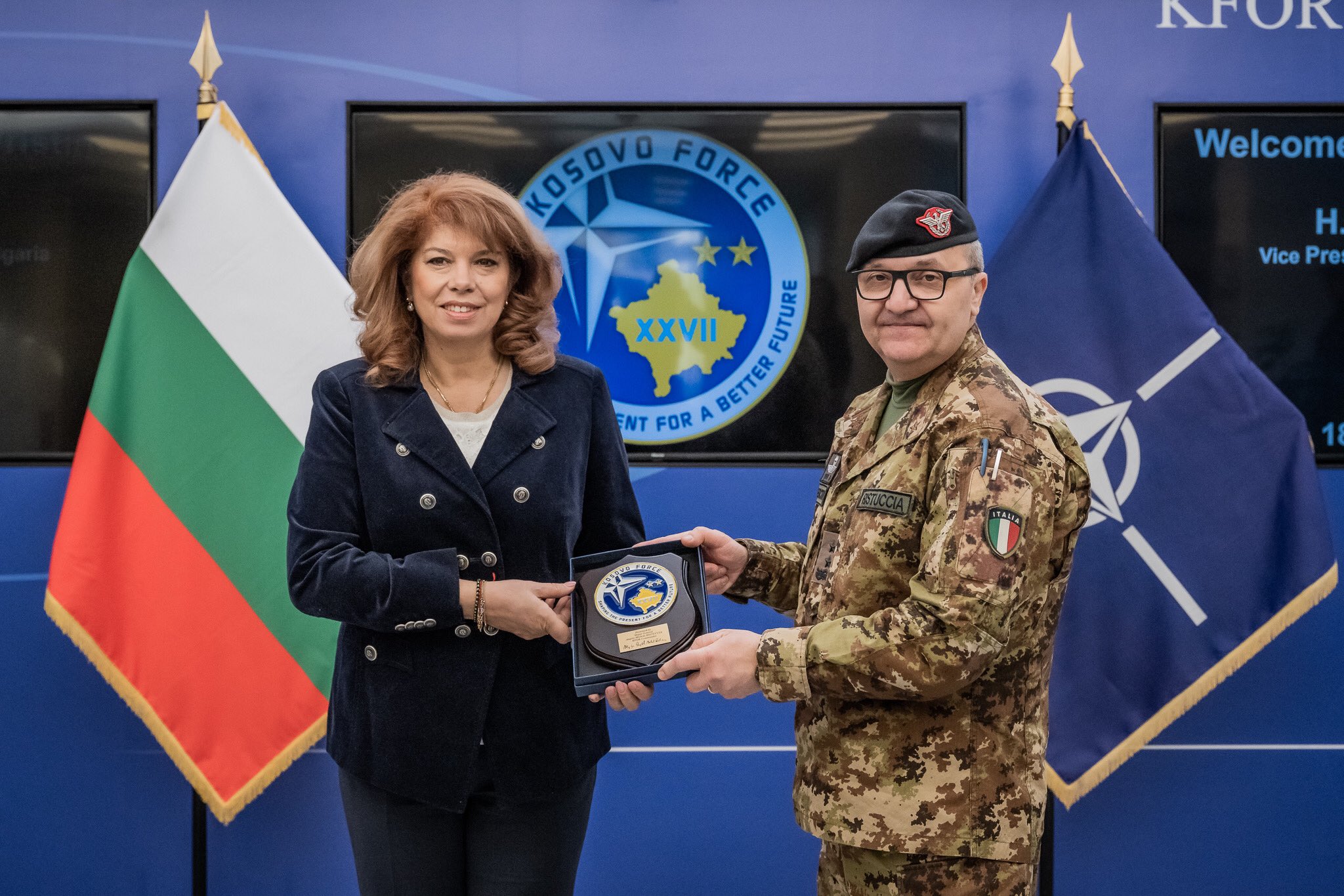 Вицепрезидентът Илияна Йотова се срещна с военнослужещите ни в Косово - armymedia.bg Вицепрезидентът Илияна Йотова се срещна с военнослужещите ни в Косово