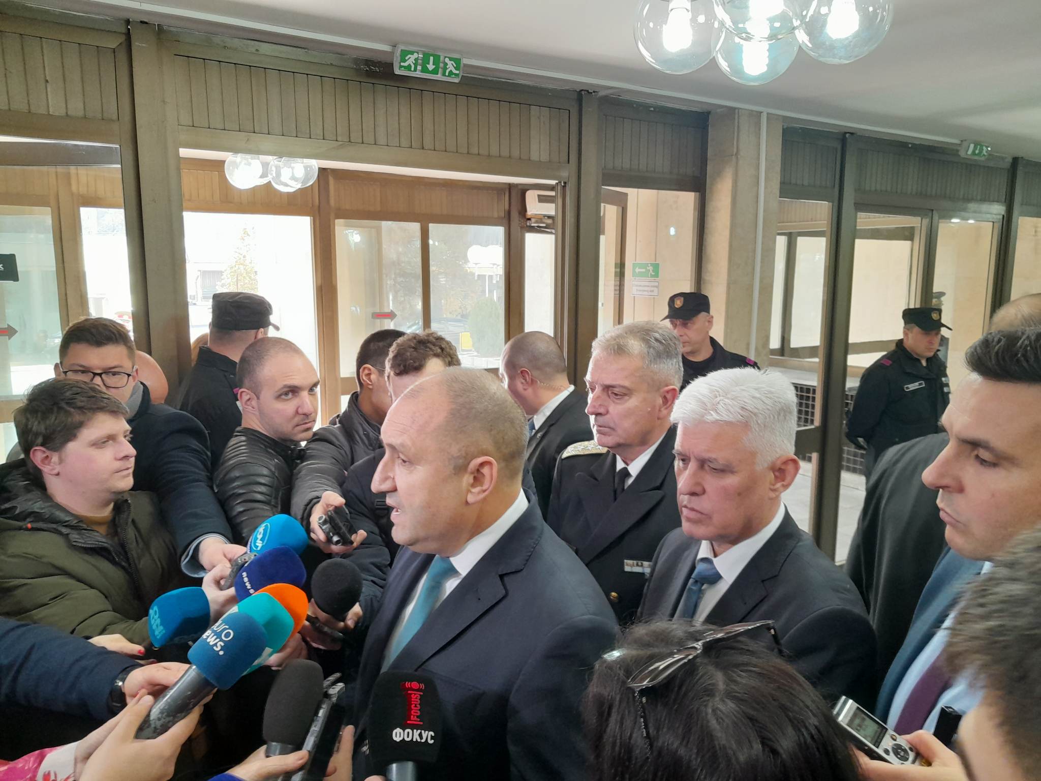 Президентът: Не бива да отслабваме отбранителния си потенциал, а да го развиваме - armymedia.bg Президентът: Не бива да отслабваме отбранителния си потенциал, а да го развиваме