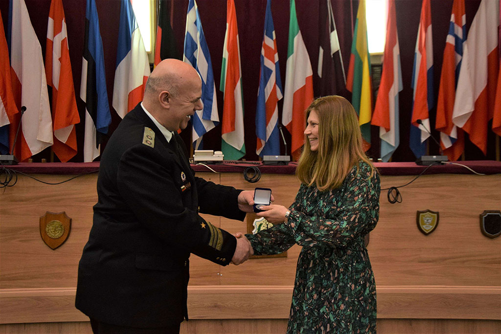 Командирът на Военноморските сили награди изявени военни медици
