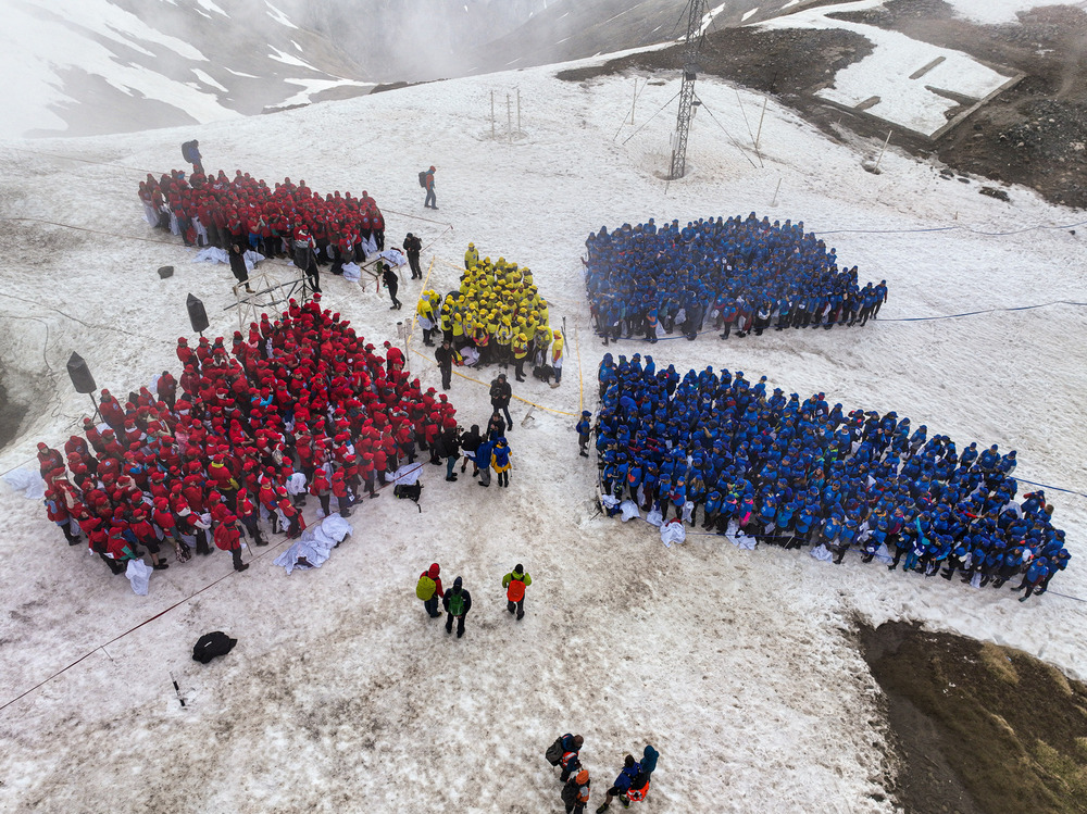 Румъния влезе в рекордите на Гинес с най-голямата планинска медицинска експедиция и най-голямото изображение на човешка хромозома